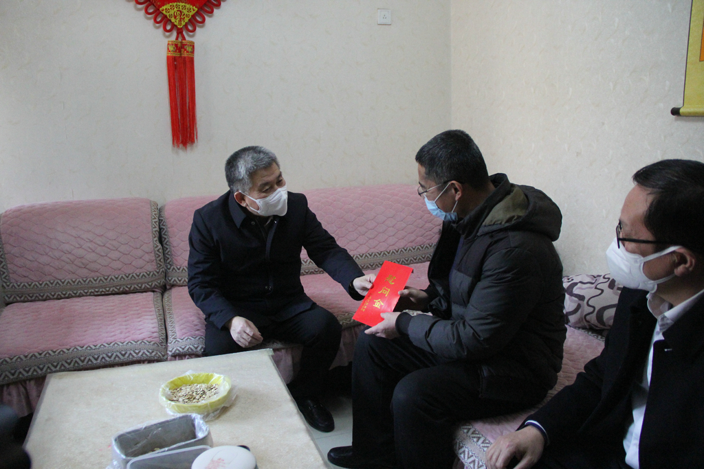 市委常委、副市長(zhǎng)賈剛走訪慰問(wèn)公司困難職工